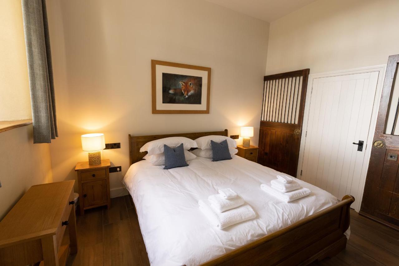 North Cadbury Court Coach Houses Luaran gambar